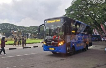 Trans Jatim datang ke Malang, masyarakat antusias, Sebagian Halte Dinilai belum Layak