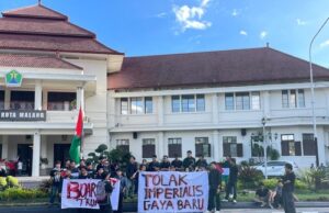 “Saatnya Katakan Cukup”: Aksi Solidaritas di Malang, Mahasiswa Tuntut Indonesia Keluar dari Board of Peace!