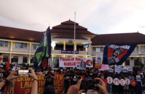 Malang Memperingati May Day, Hadirkan Musik hingga Tuntutan Kesejahteraan