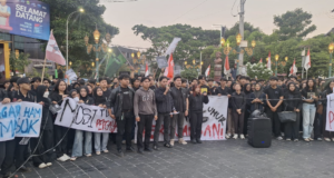 Aliansi Rakyat Bangkit Bersatu Gelar Aksi di Malang, Suarakan 17 Tuntutan Rakyat!